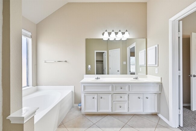 Building Photo - 3258 Gladewater Ln