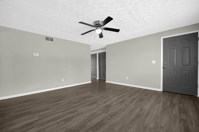Building Photo - 841 Kingsford Rd