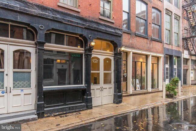 Building Photo - 36 Strawberry St