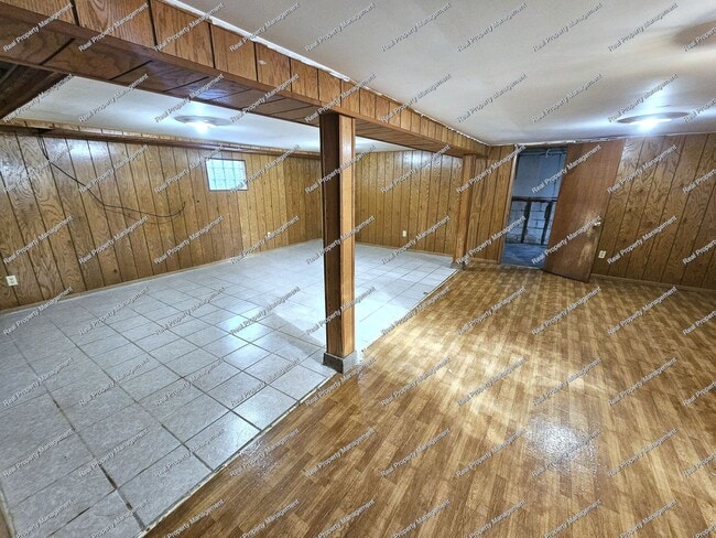 Building Photo - Three Bedroom Ranch located in Hobart!