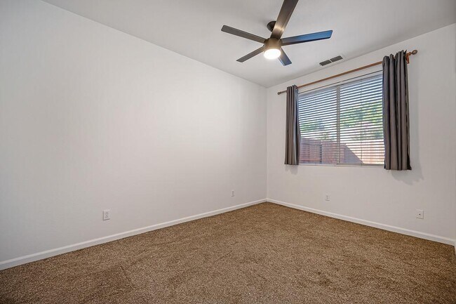 Building Photo - 238 St Tropez Ln