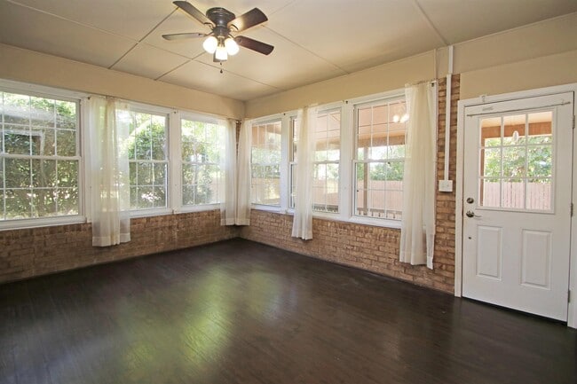 Building Photo - 3404 Friedens Church Rd