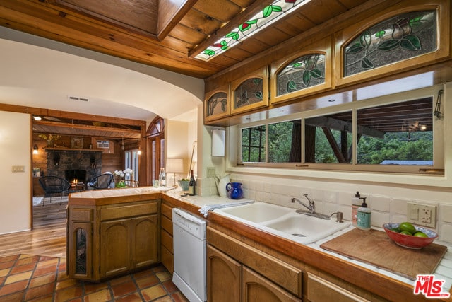 Building Photo - 650 N Topanga Canyon Blvd
