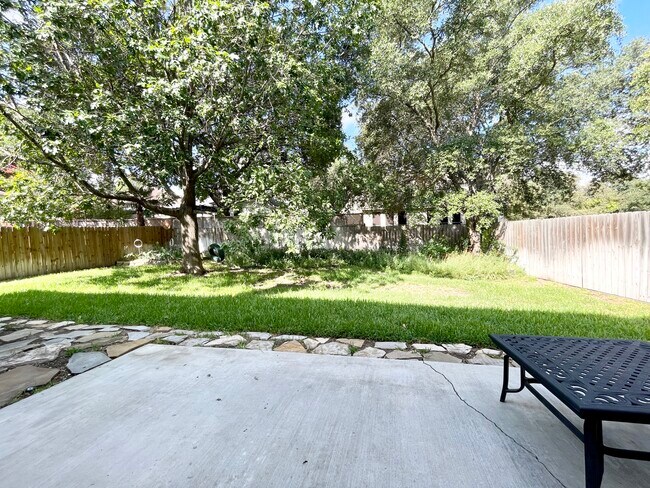 Back yard patio - 11519 Brae Hill