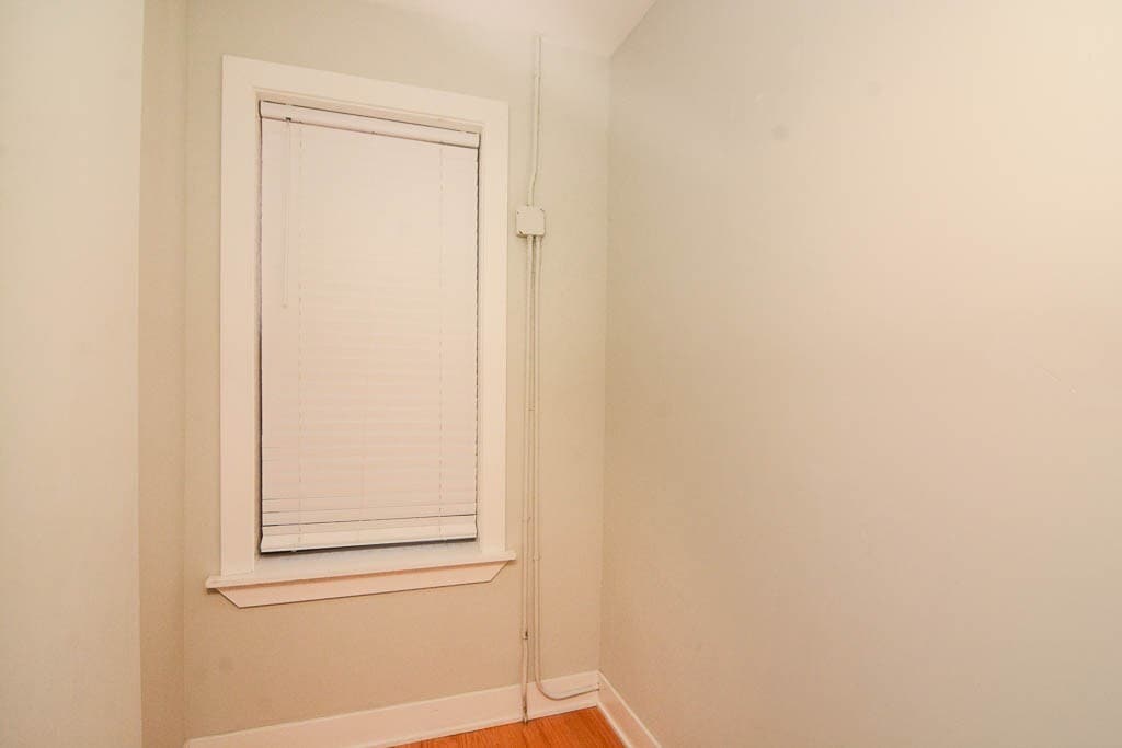 Building Photo - 4242 N Wolcott Ave