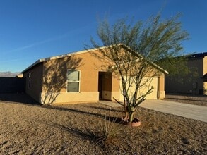 Building Photo - 1624 Paige Dr