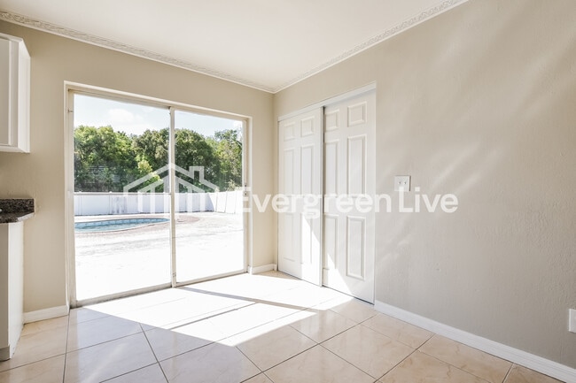 Building Photo - 4058 Spoonbill Ave