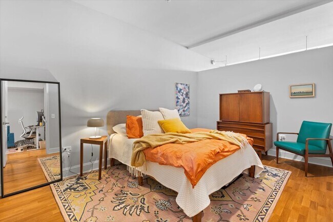 Building Photo - 850 N Lake Shore Dr