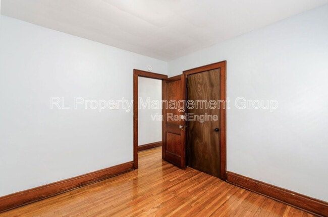 Building Photo - 247 E Jenkins Ave