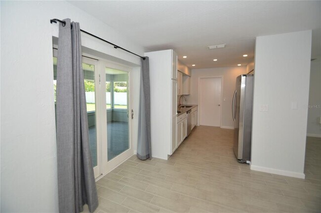Building Photo - 14 Bolling Ln