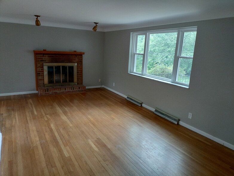 Building Photo - 8629 Pastoral Ln