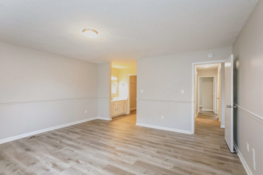 Building Photo - 7809 Hampton Pl