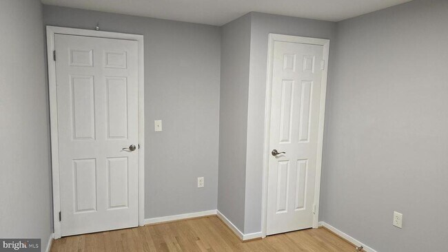 Building Photo - 5987 Clerkenwell Ct
