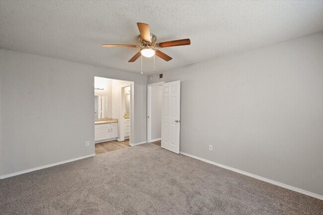 Building Photo - Lake Arlington area 4 bedroom with large yard