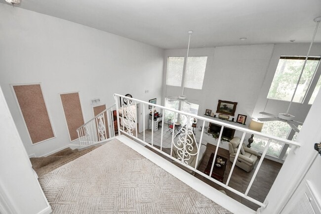 Building Photo - 17 Winged Foot Dr