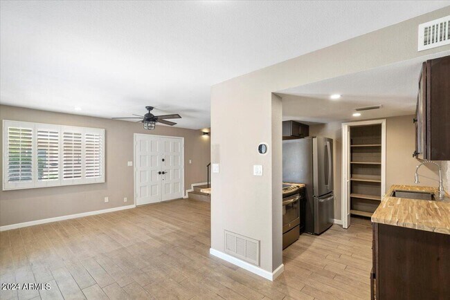 Building Photo - 7810 E Keim Dr