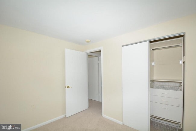 Building Photo - 10249 Quiet Pond Terrace
