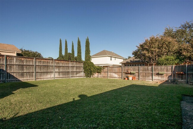Building Photo - 6935 Vista Willow Drive