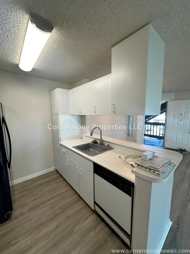 Building Photo - 91-271-271 Hanapouli Cir