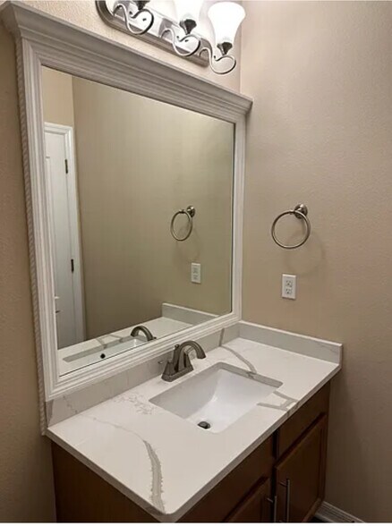 Building Photo - 2758 River Landing Dr