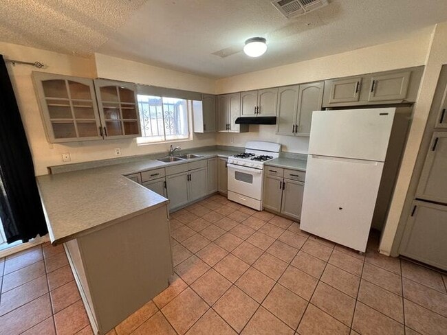 Building Photo - Wedgewood Park Homes