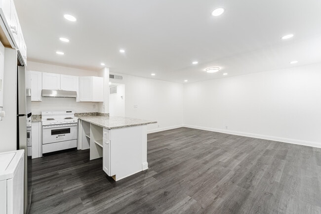 Building Photo - 233 Brittany F