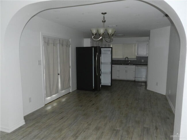 Building Photo - 25 Providence Ave