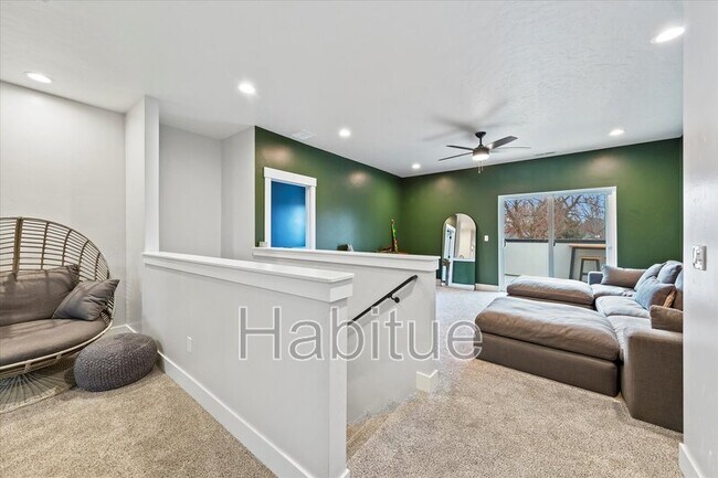 Building Photo - 917 E Bissett St