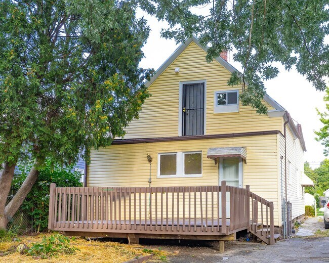 Building Photo - 3240 W 56th St