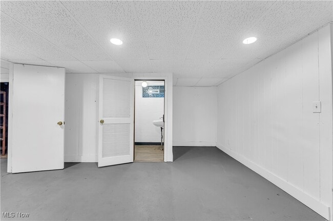Building Photo - 13803 Wolf Ave