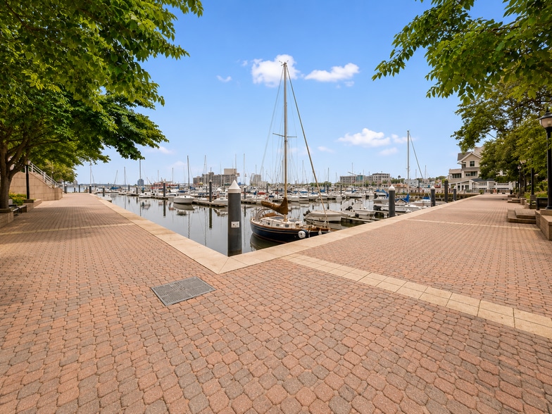Building Photo - 100 Harborview Dr