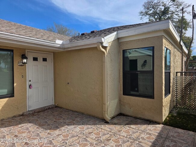 Building Photo - 1431 Sheafe Ave NE