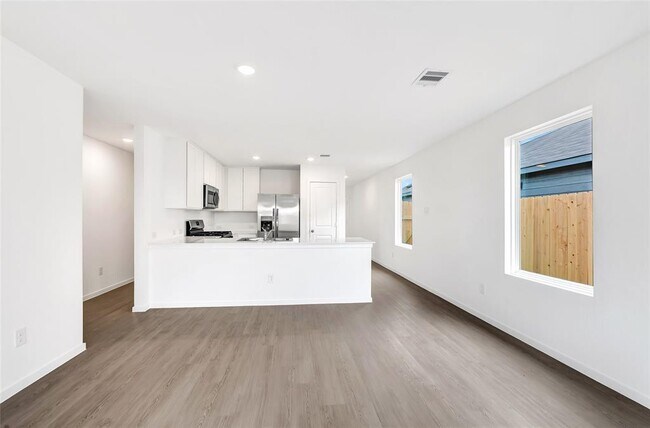 Building Photo - 12918 Shells Ln