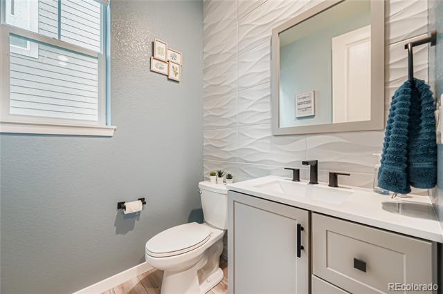 Building Photo - 1060 S De Gaulle Ct