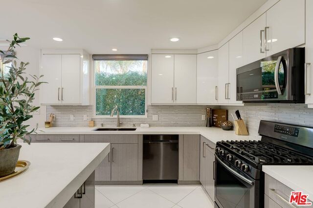Building Photo - 4418 Kingswell Ave