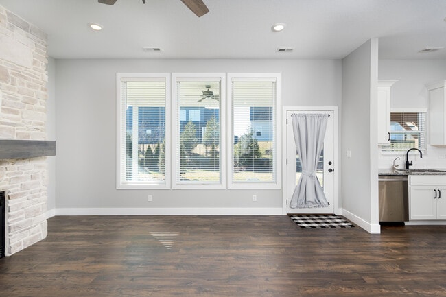 Building Photo - 4914 Glide Cv