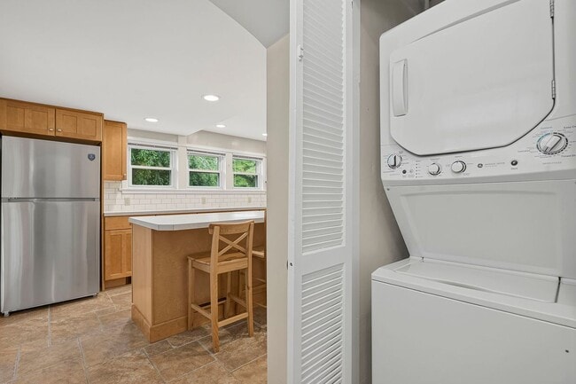 Building Photo - 432 Plainsboro Rd