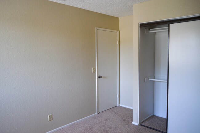 Building Photo - 11249 Heathrow Dr