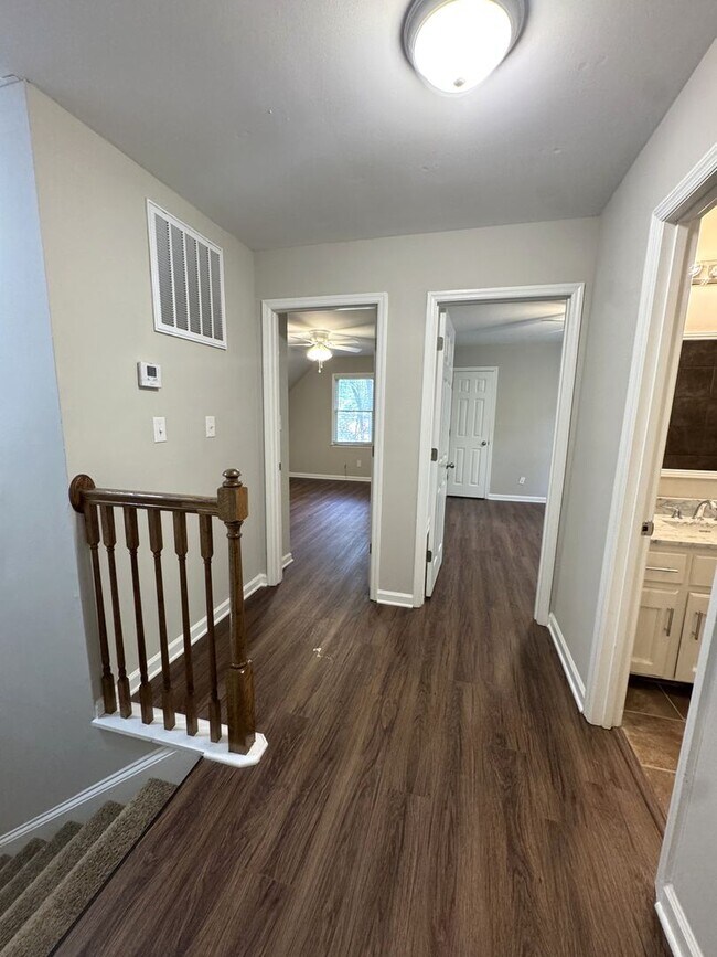 Building Photo - Five Points 6br House