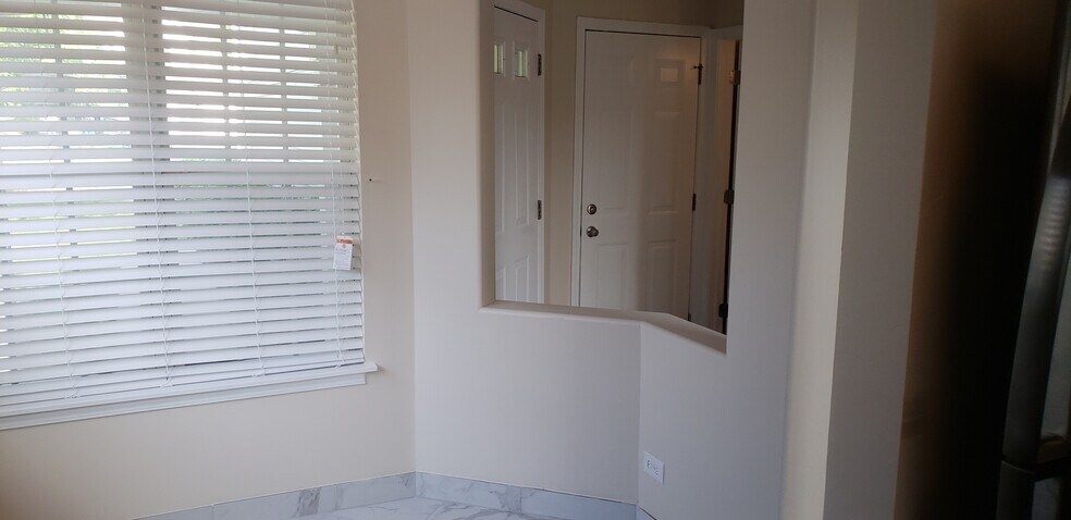 Building Photo - 9030 W Heathwood Cir