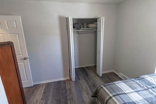 Building Photo - 201 Wheaton Ct