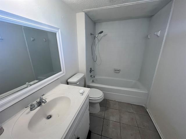 Building Photo - 4138 Towngate Blvd