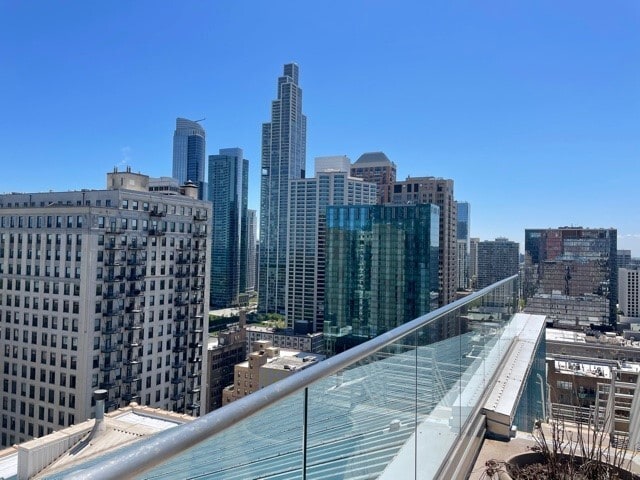 Building Photo - 40 E 9th St