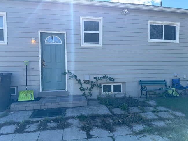Primary Photo - Well Maintained 1 Bed, 1 Bath Apartment