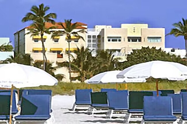 Building Photo - 825 Jimmy Buffett Mem Hwy