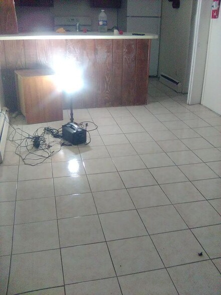 Building Photo - 516 Lincoln Hwy