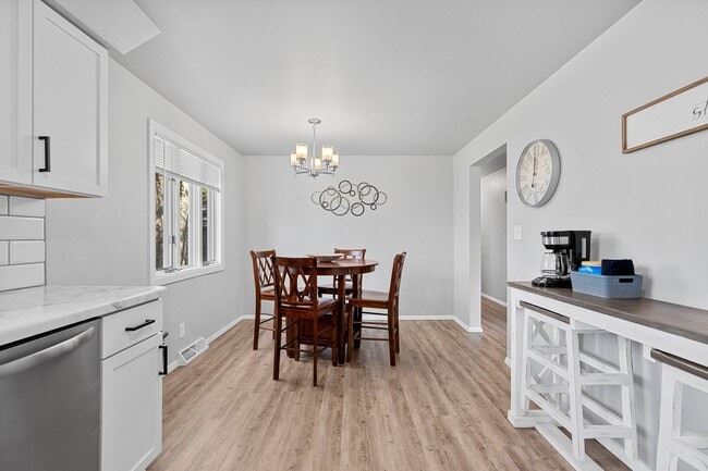 Building Photo - 3 BR 1.5 BA ranch house w/ large garage