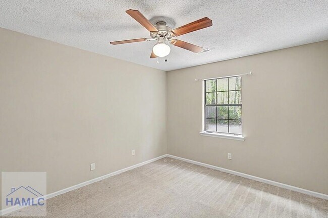 Building Photo - 1384 Forest Lake Dr