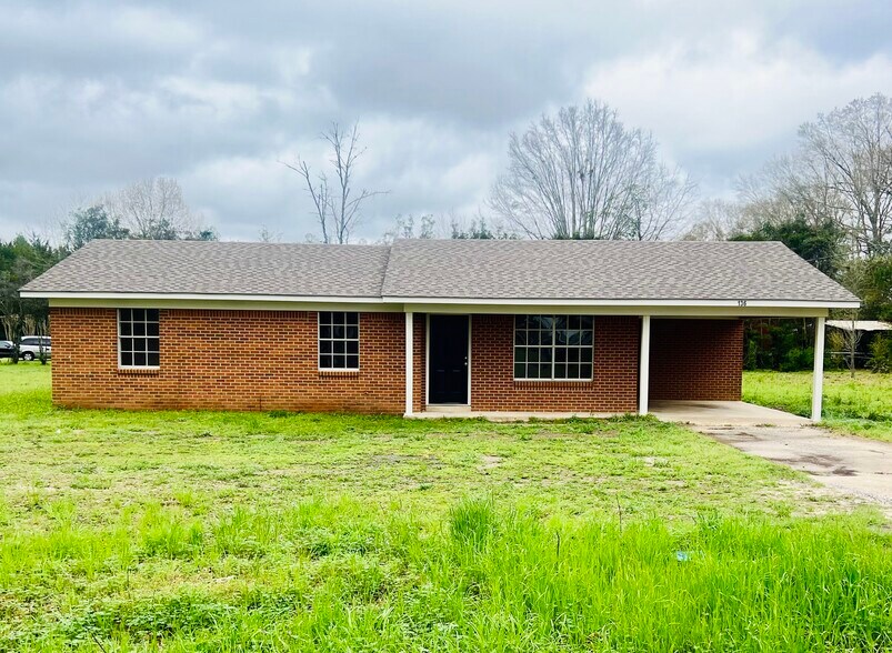 Primary Photo - 136 Holt Rd