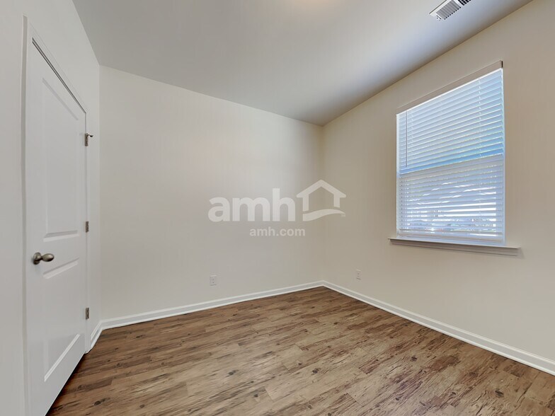 Building Photo - 50 Spirit Wy